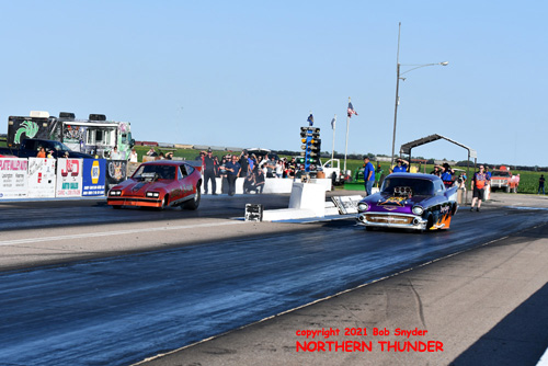 Andy Mears - 'Dragon Slayer' (right lane) 
vs Jon Reich - 'Blitz Kreig' (left lane)